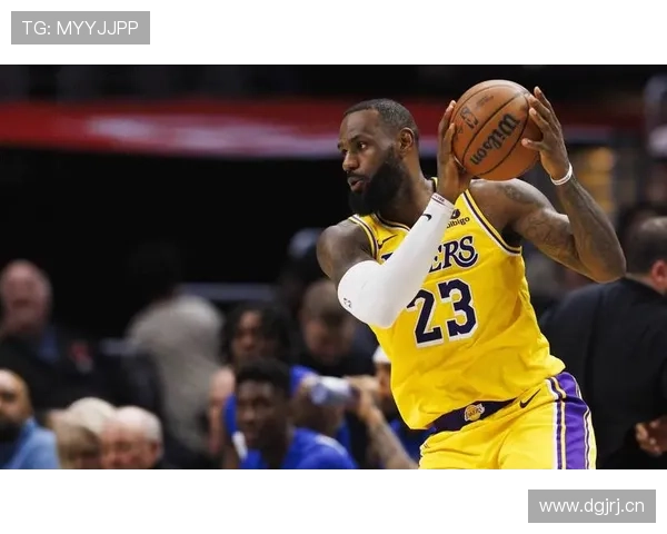 詹姆斯未来或将首度坐替补席